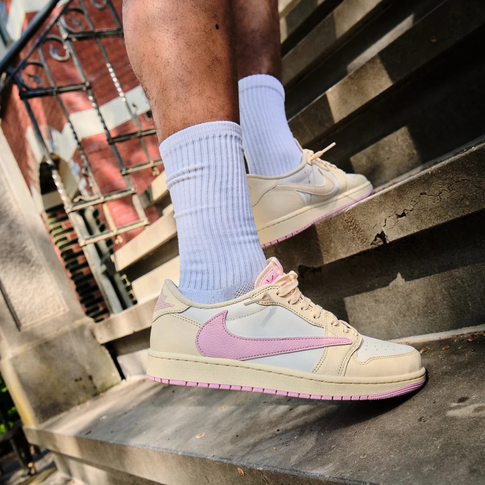 AJ1 Retro Low OG SP Travis Scott Shy Pink