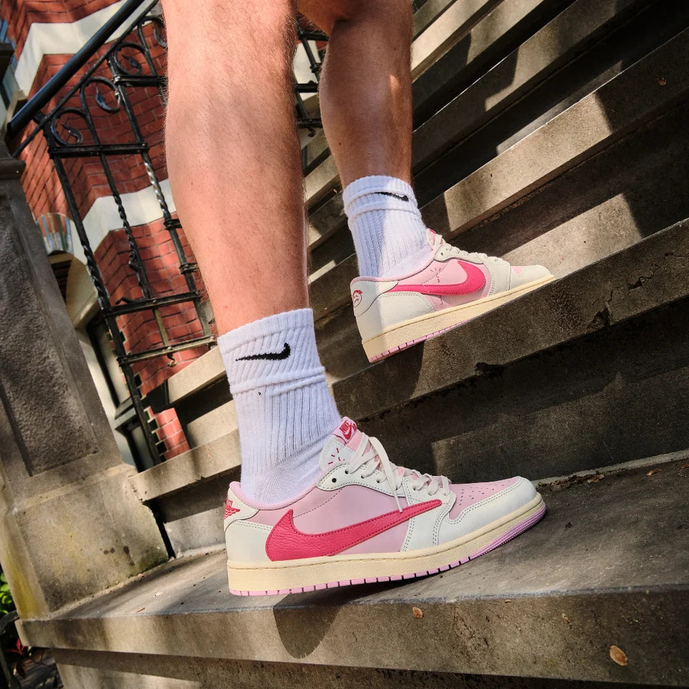 AJ1 Retro Low OG SP Travis Scott Sail Tropical Pink