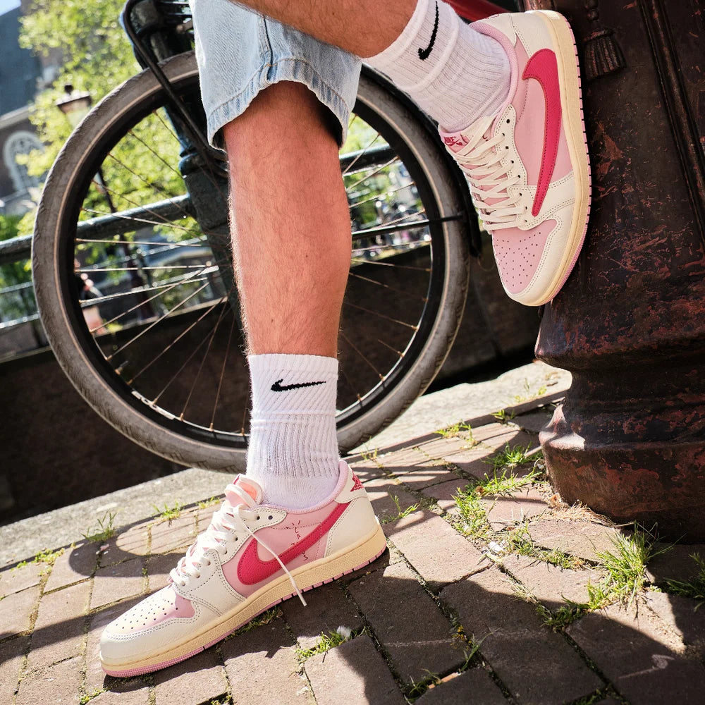 AJ1 Retro Low OG SP Travis Scott Sail Tropical Pink